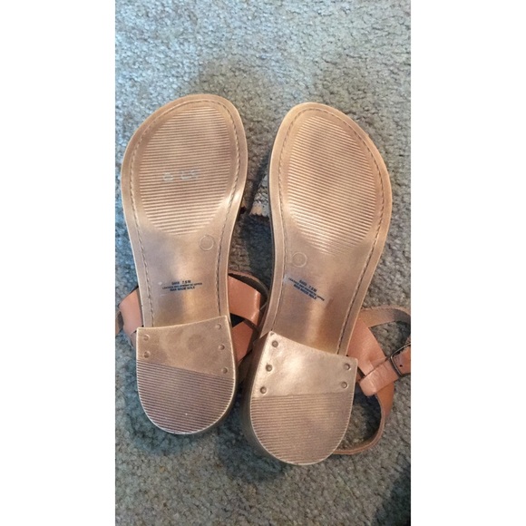 Cute tan heeled sandals - Picture 4 of 4