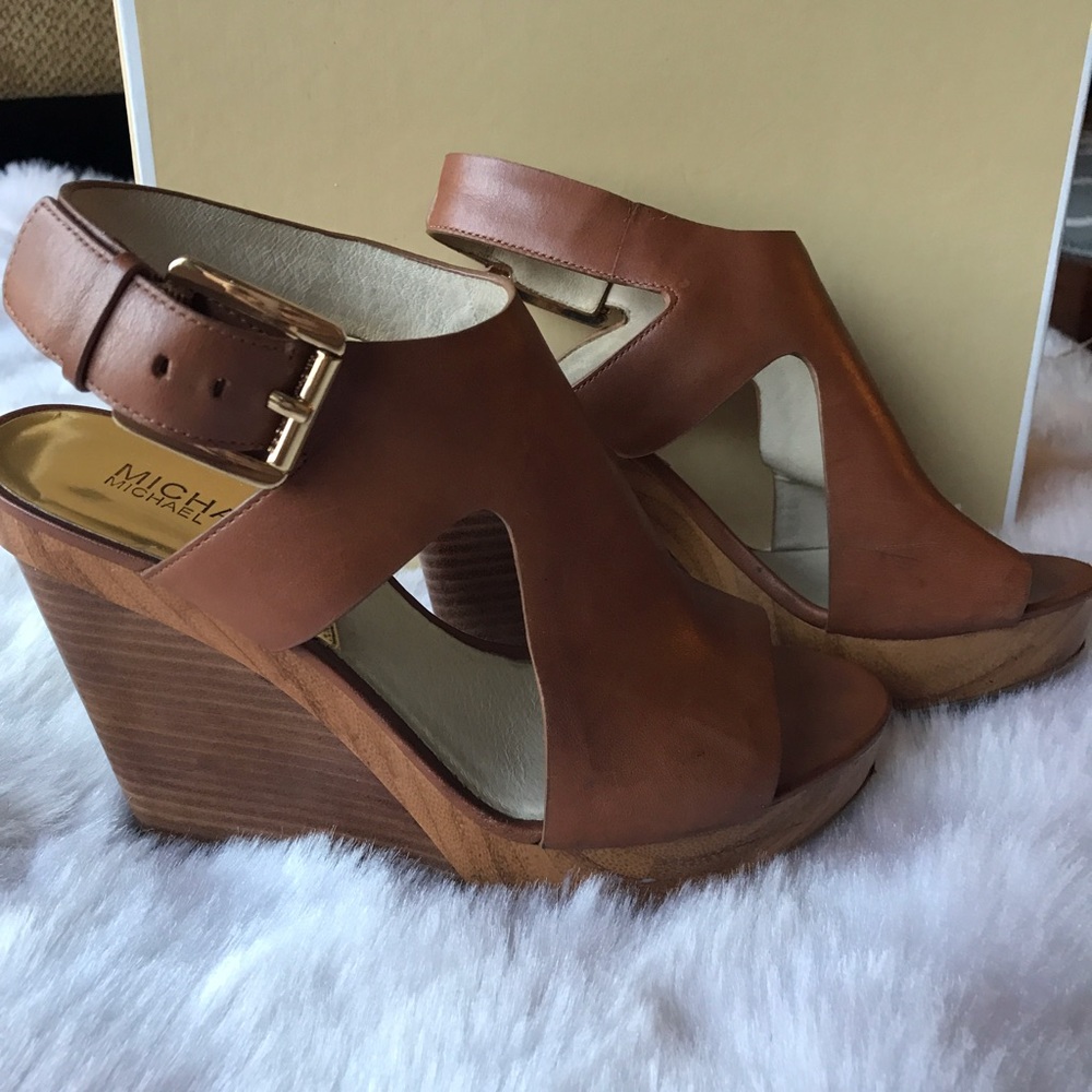 Michael Kors Josephine Tan Wedge size 8