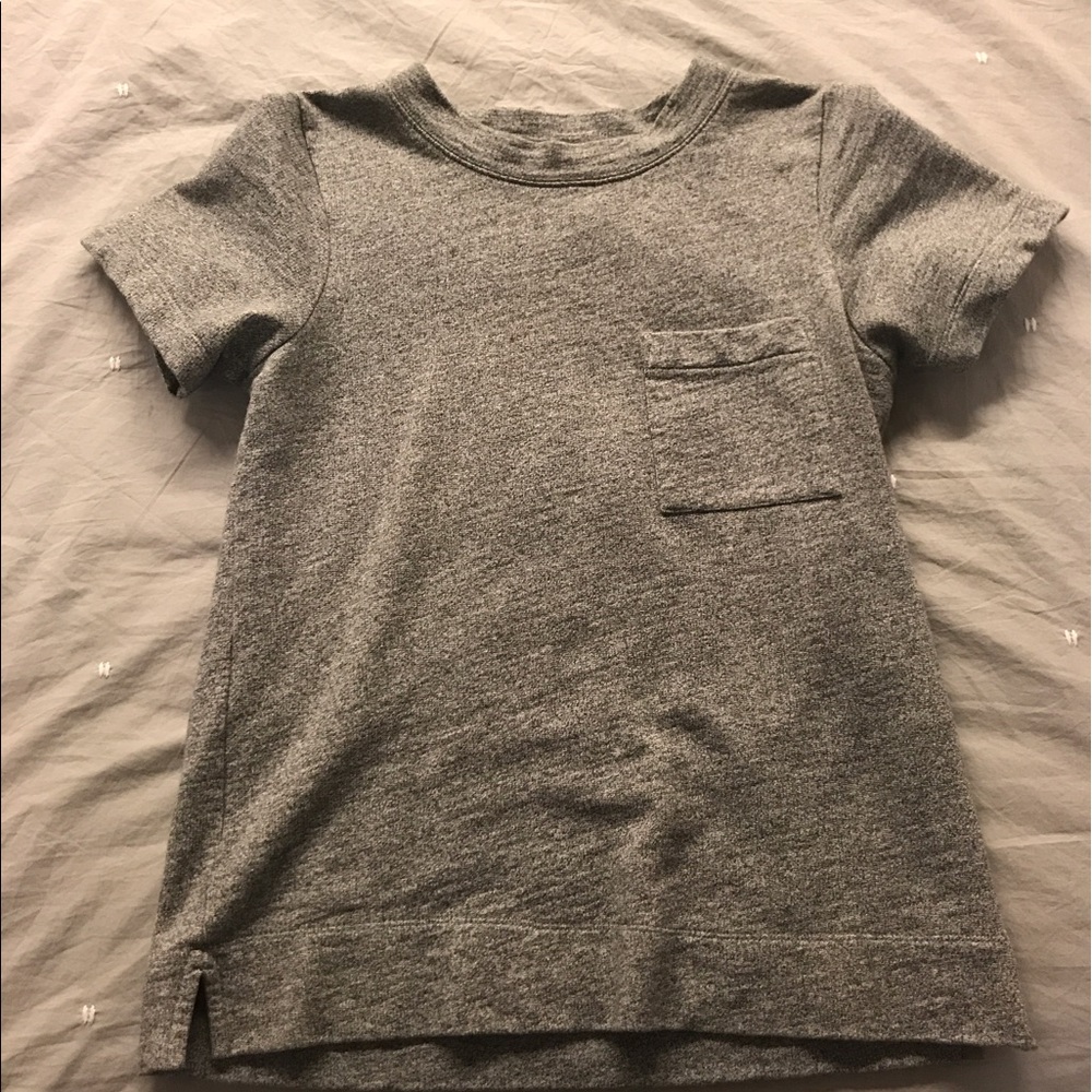 Light gray short sleeved sweatshirt