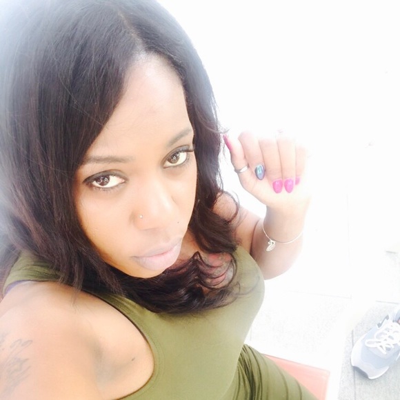 Meet your Posher, Tiffany - Picture 2 of 3