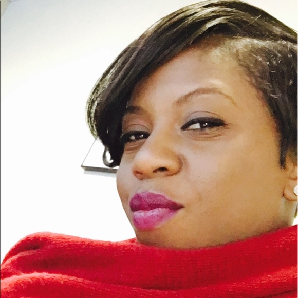 Meet your Posher, Tiffany - Picture 3 of 3