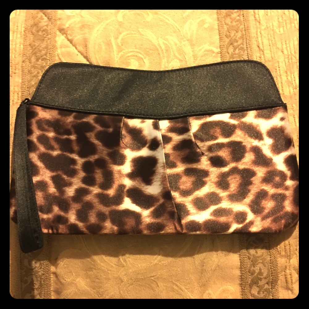 Leopard print clutch
