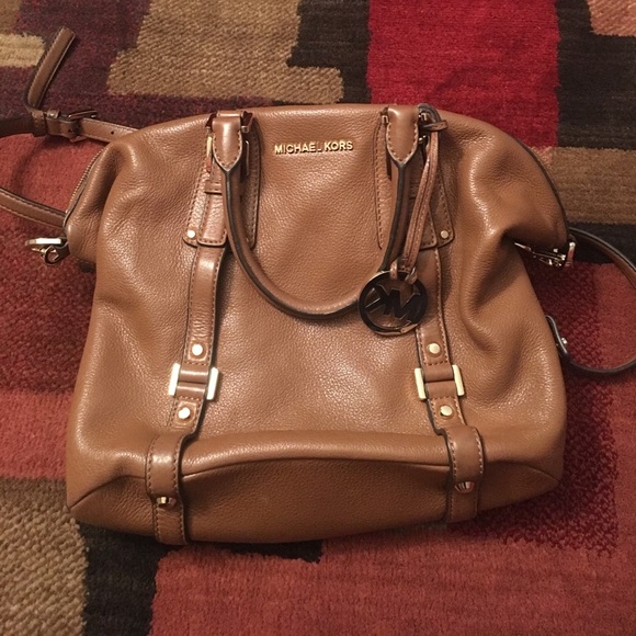 Michael Kors Handbags - Tan Michael Kors purse