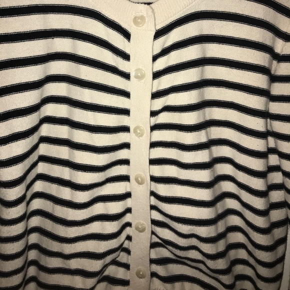 White and black cardigan - Picture 2 of 3