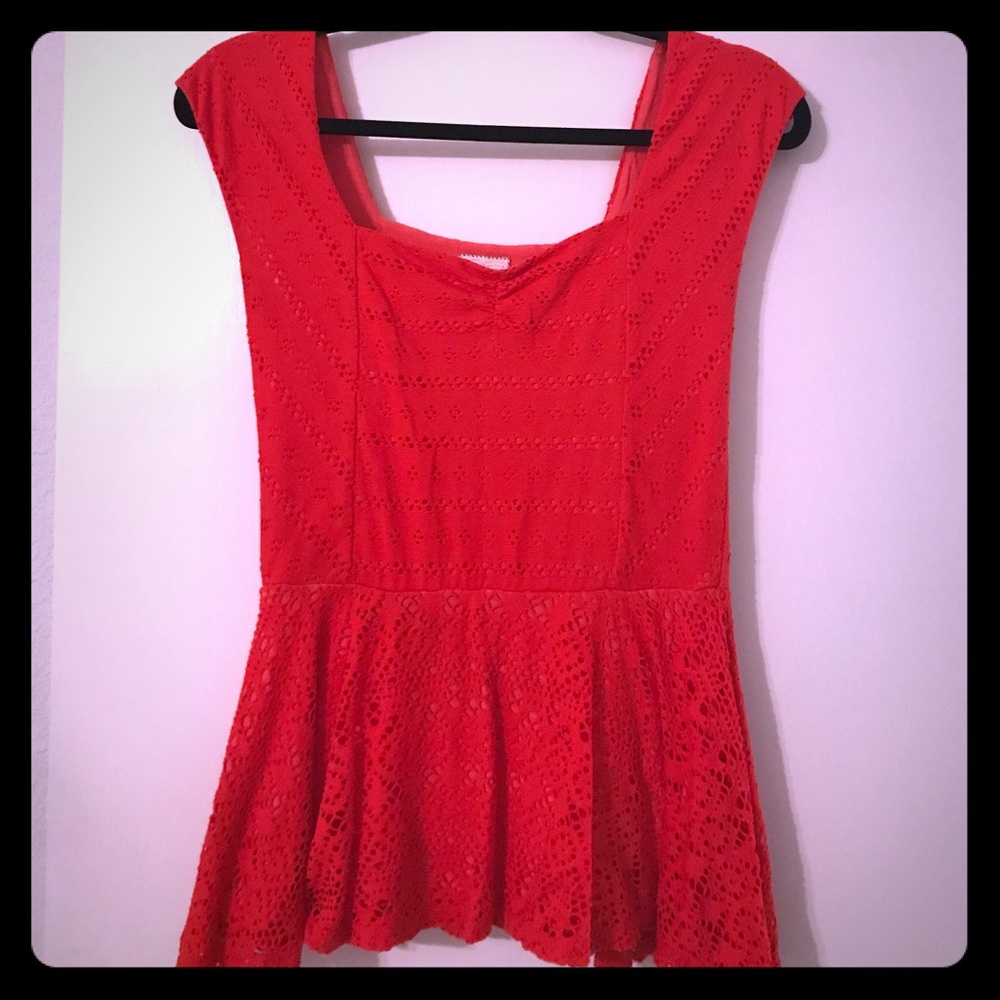 Anthropologie Postmark Red Eyelet Peplum Top sz. S
