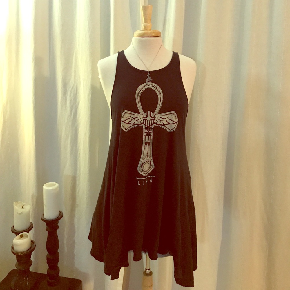 Easy to wear dress that shows off your back.
