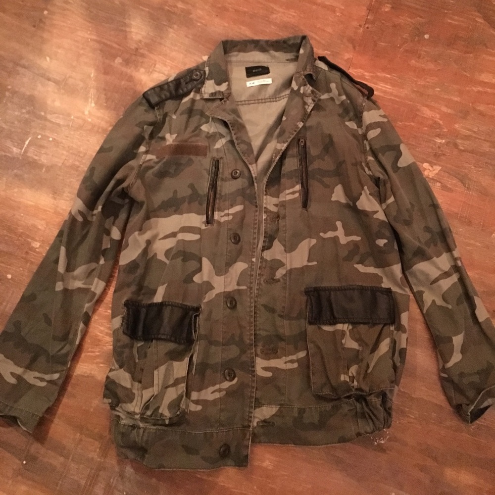 Urban outfitters camo jacket