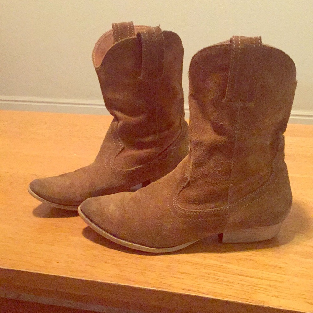 Tan Cowgirl boots