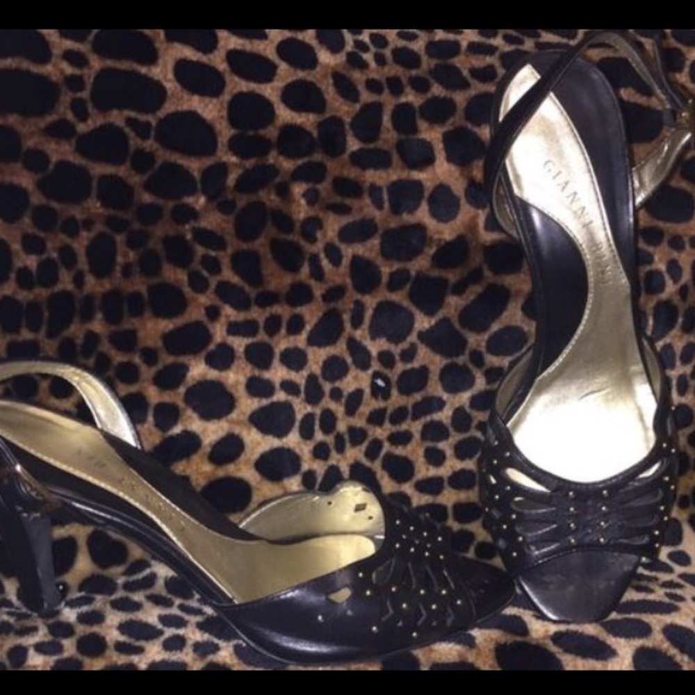 Gianni Bini strappy black sandals gold beads