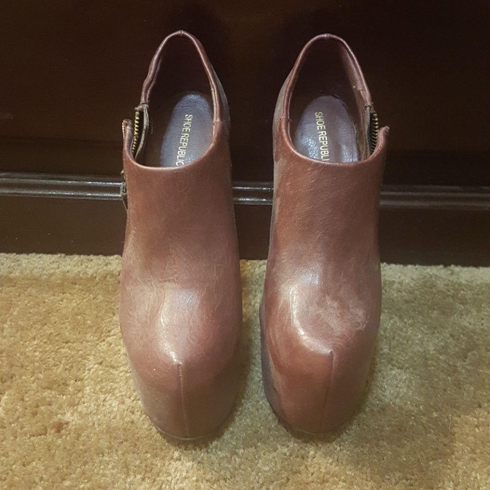 Booty pumps
