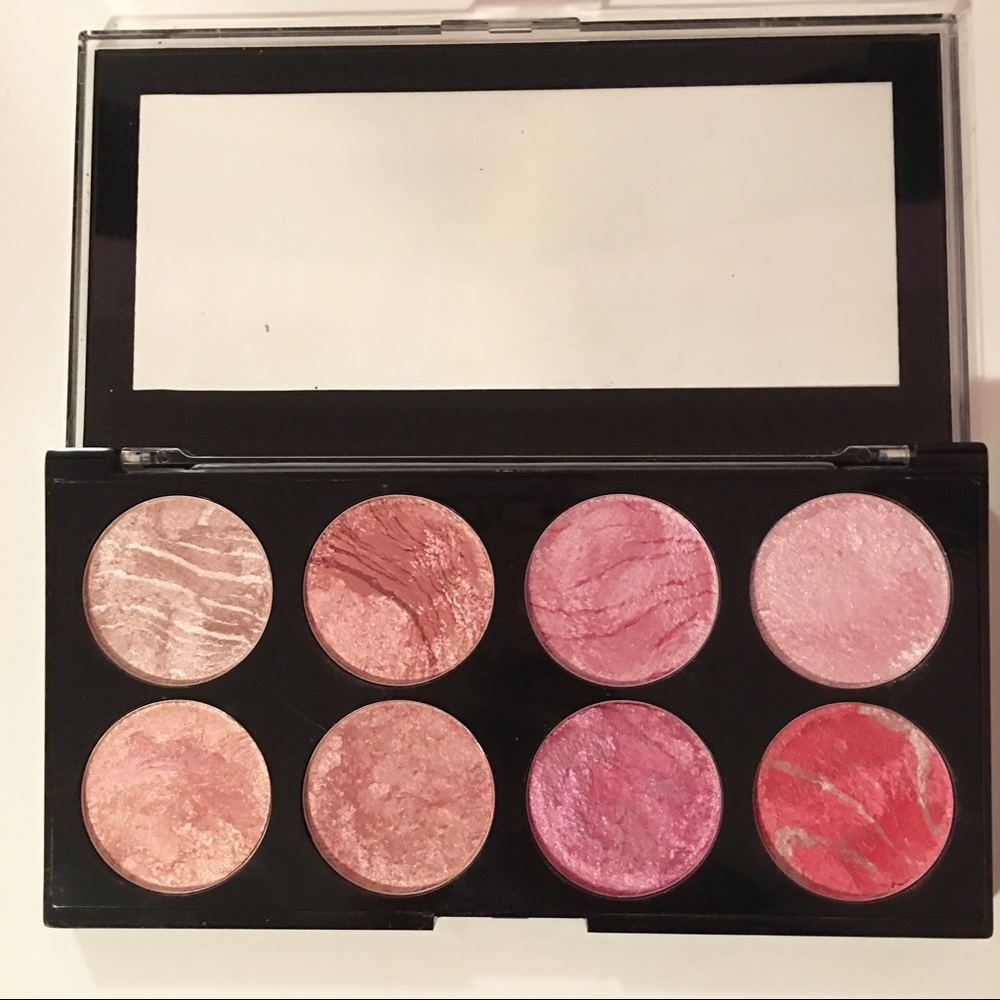 Revolution: Blush Highlighter Bronzer Palette