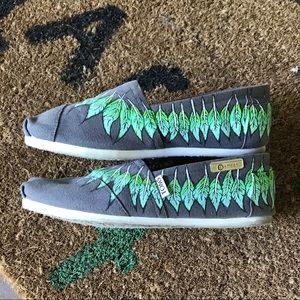 Custom Feather Toms