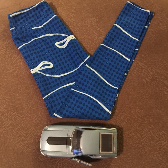 ✨✨NWT✨✨ LulaRoe size OS Leggings - Picture 1 of 5