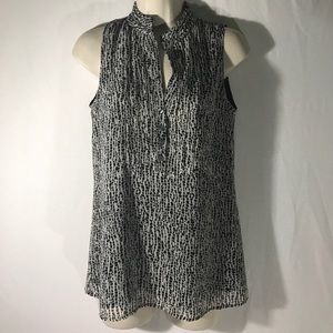 Banana Republic sleeveless shirt with buttons