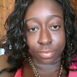 Meet your Posher, Latasha