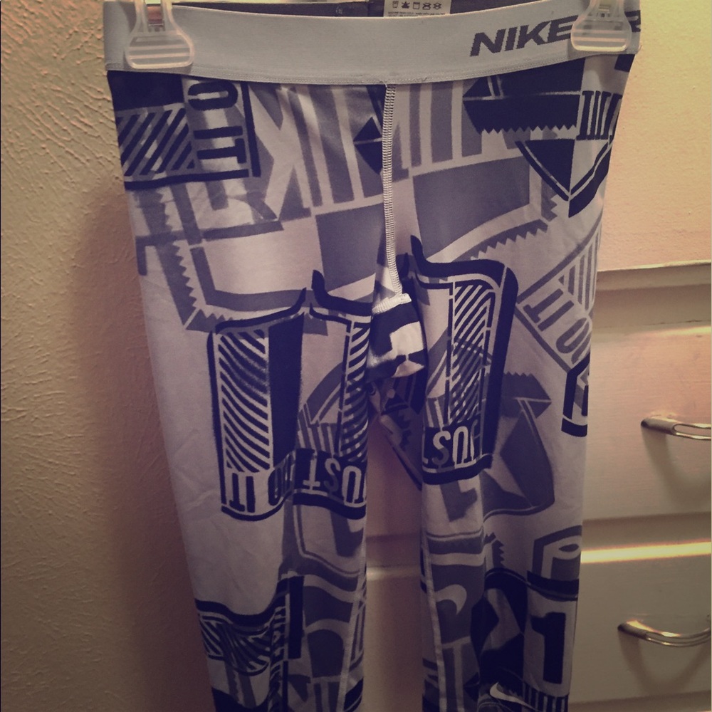 Nike pro size xs!