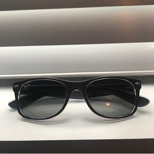 Ray-Ban Wayfarer Sunglasses w/ case