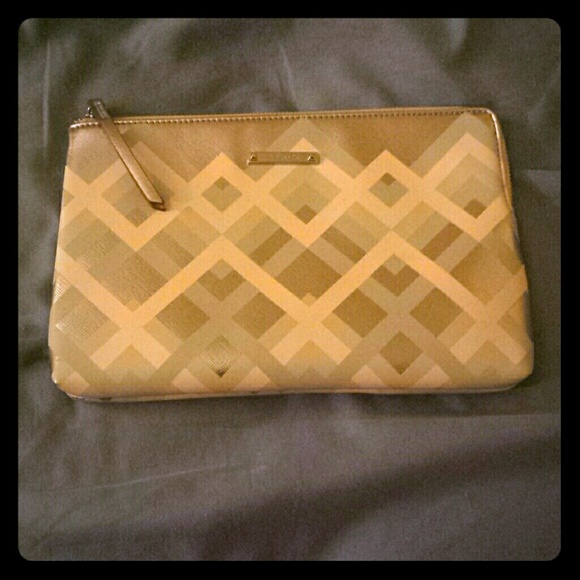 Stella and Dot metallic chevron clutch - Picture 1 of 3