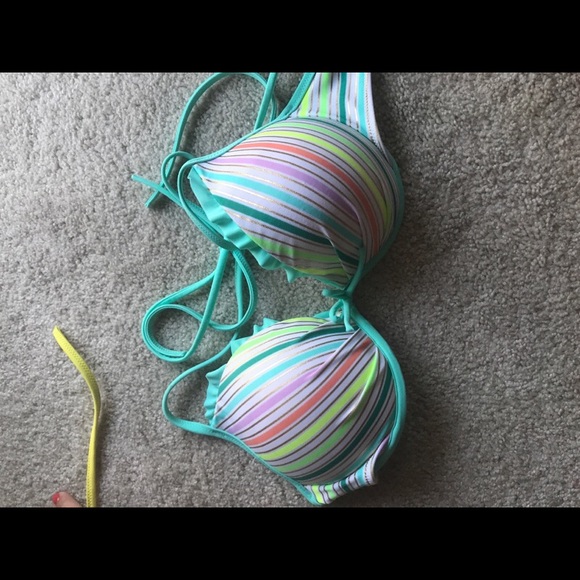Victoria's Secret Bikini Tops (2) - Picture 3 of 5