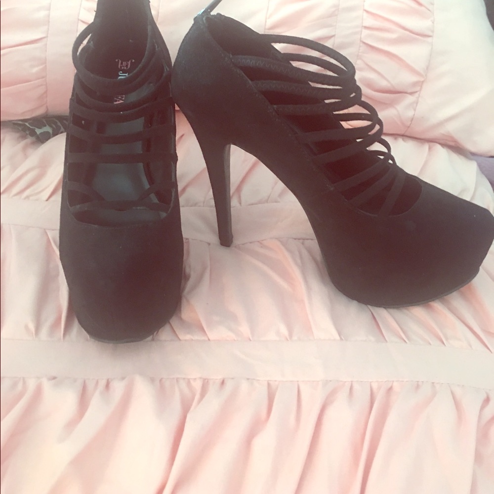 Cute black heels