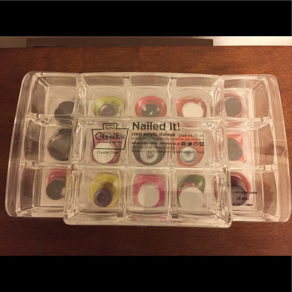 Caboodles Clear Acrylic Nail Storage - Picture 2 of 4