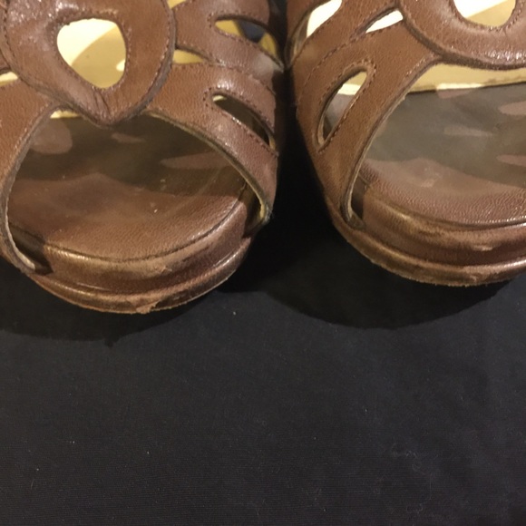 Brunomagli Brown Flower Pattern Heels - Picture 7 of 7