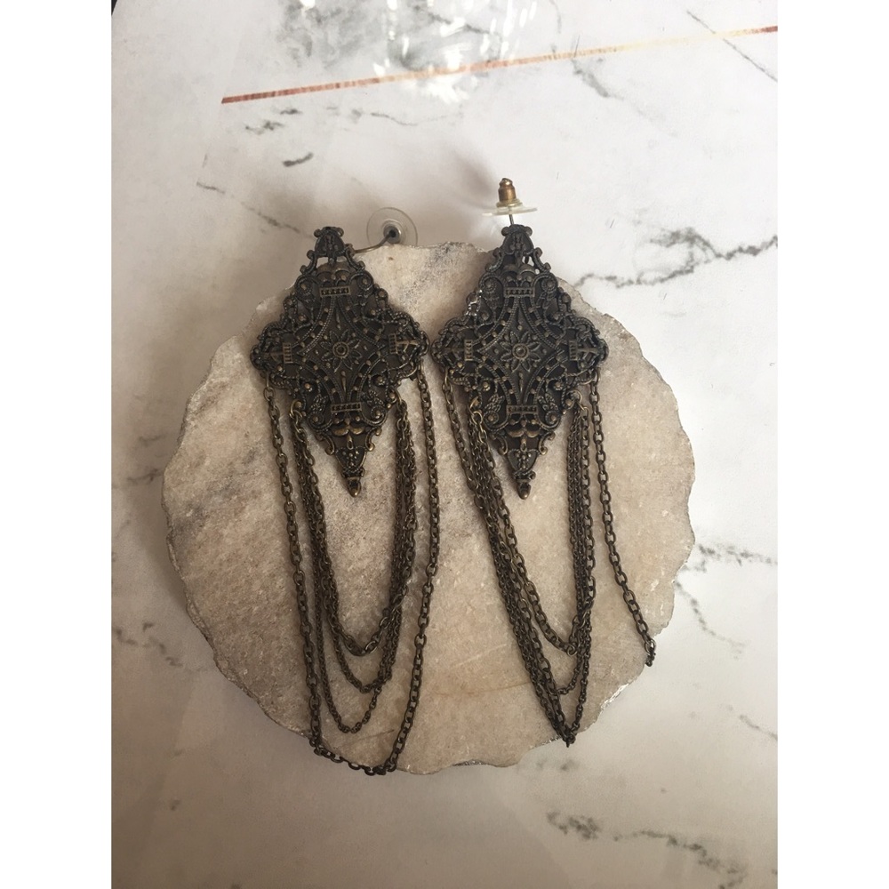 Gorgeous vintage earrings