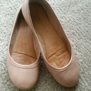 NATURALIZER BRITTANY FLATS CHAI BROWN LEATHER US 6