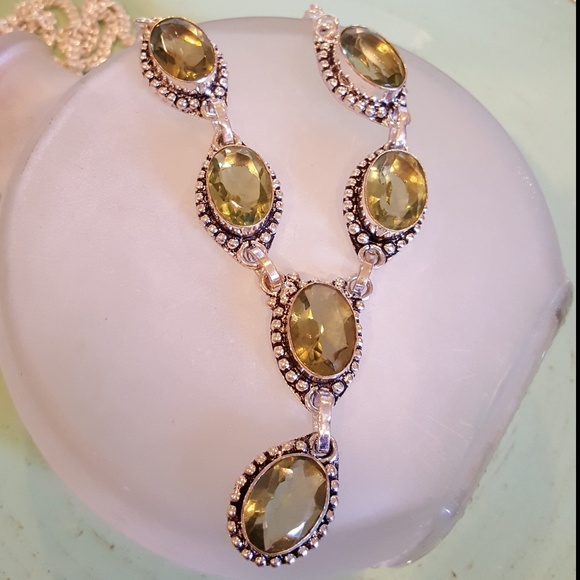 Sage green crystal quartz silver link necklace - Picture 2 of 3