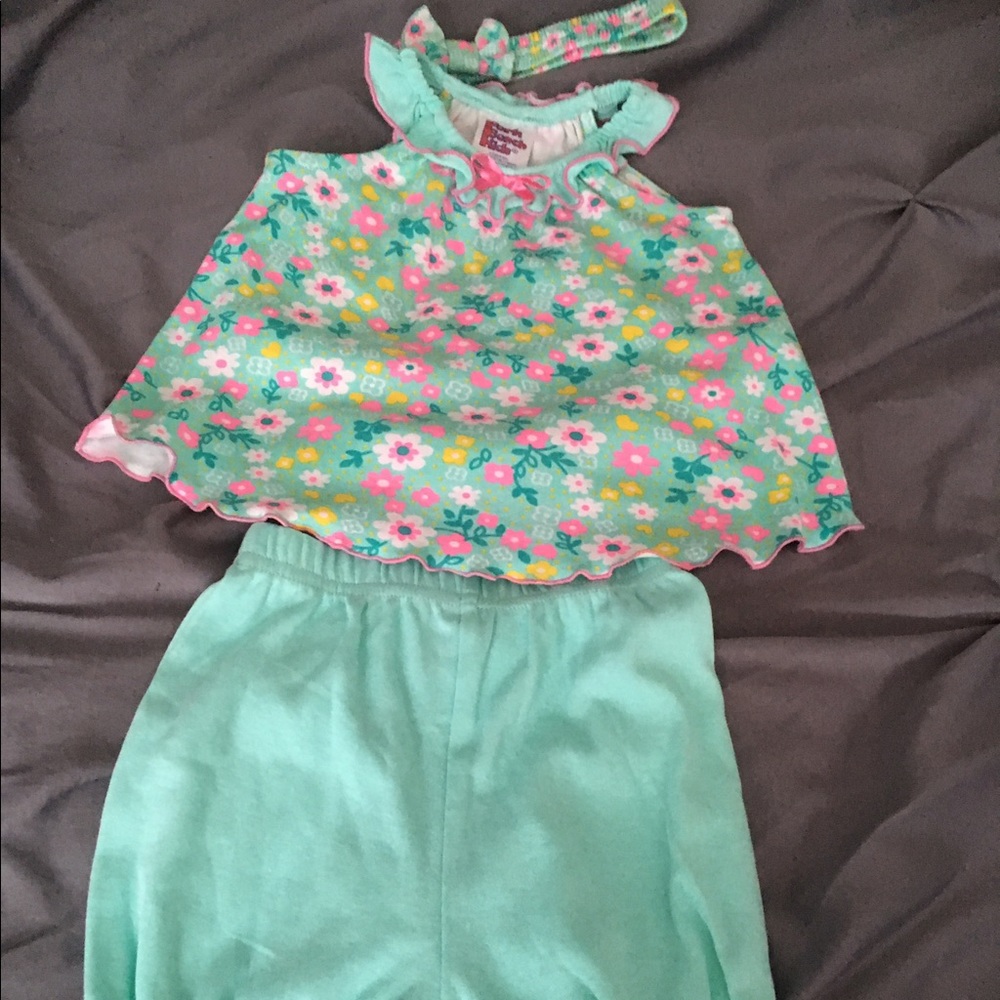 New 6-9 month baby girl outfit