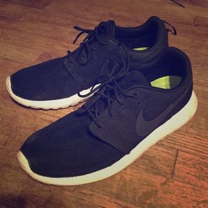 Men's Nike Roshe Shoes