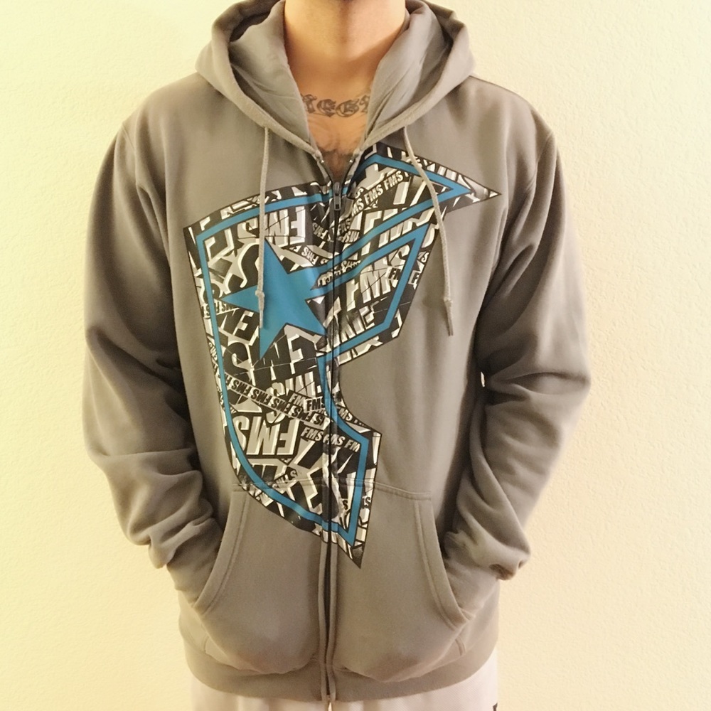 FAMOUS STARS & STRAPS Grey Zip Up Hoodie Size: L