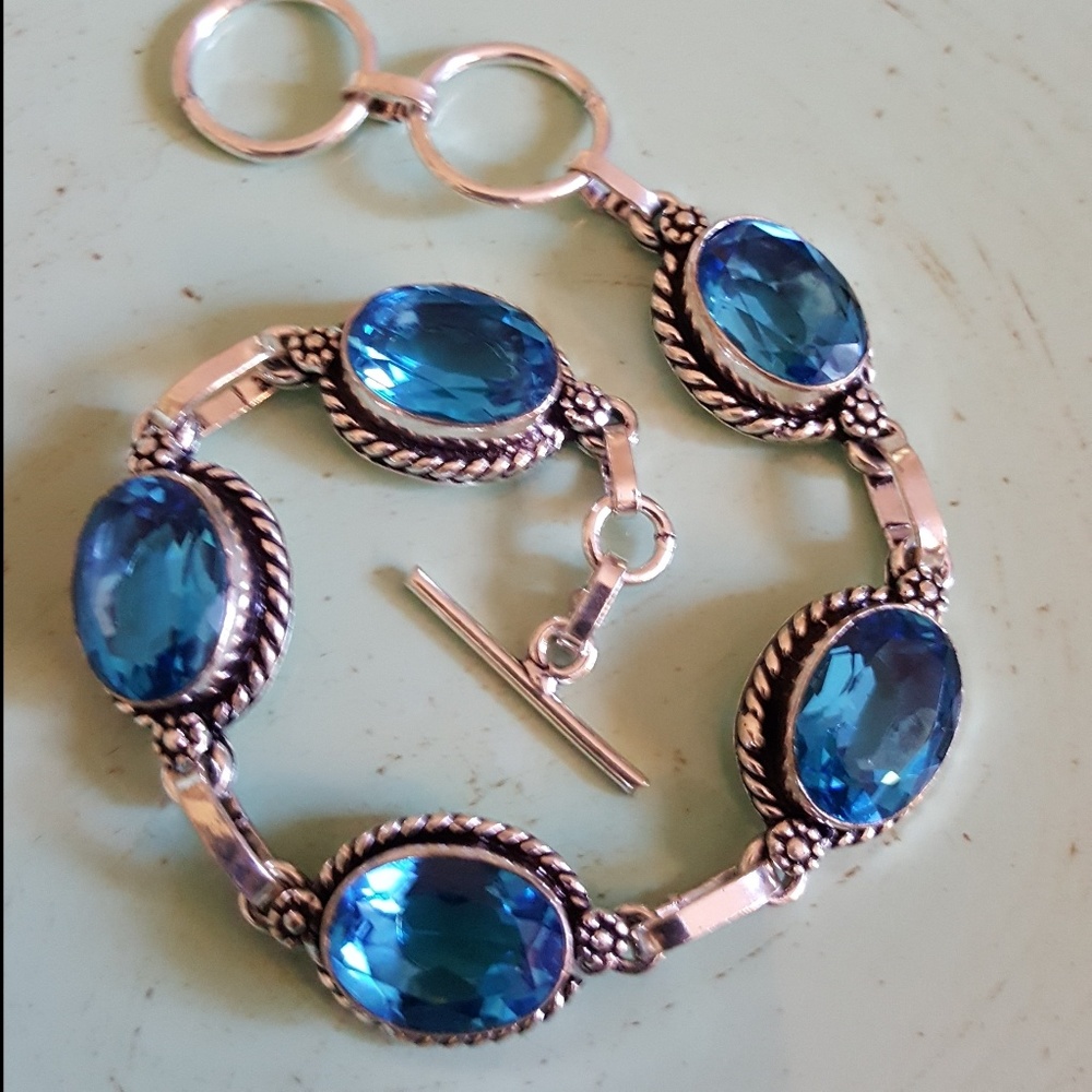 Sparkly blue crystal quartz silver link bracelet - Picture 3 of 5
