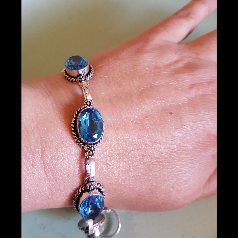 Sparkly blue crystal quartz silver link bracelet - Picture 4 of 5