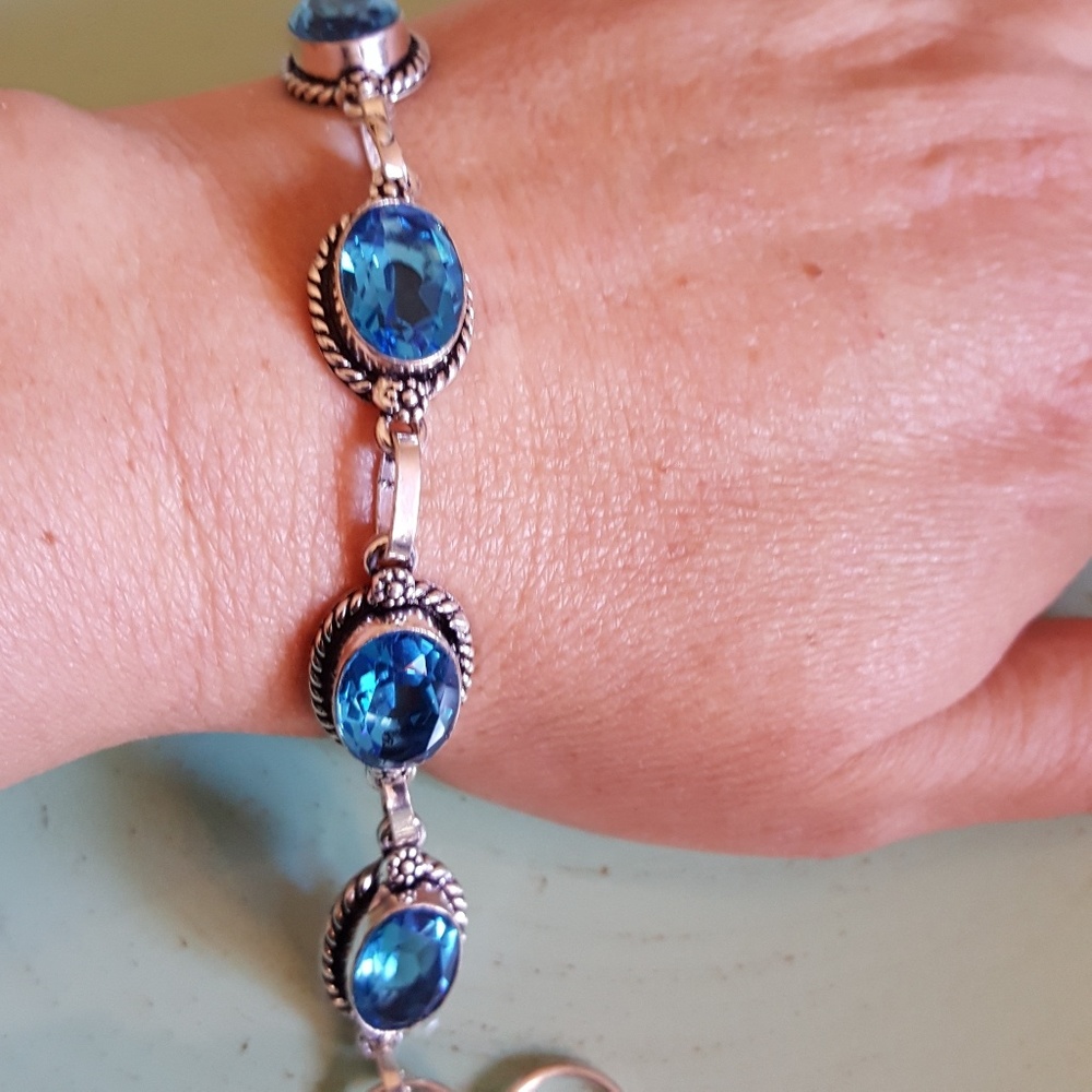Sparkly blue crystal quartz silver link bracelet - Picture 5 of 5