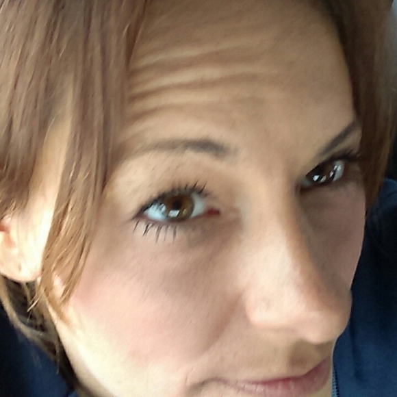 Meet your Posher, Lisa - Picture 1 of 1