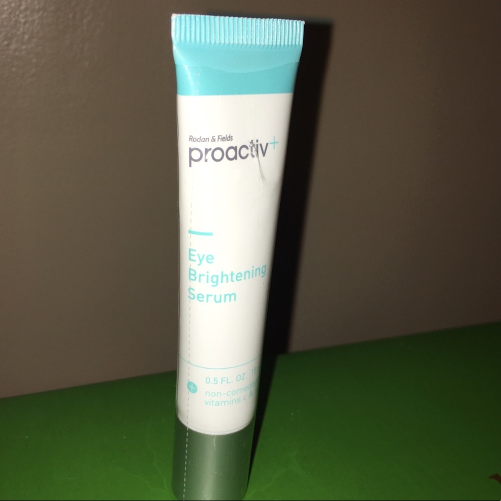 Eye brightening serum,box of pore refining peel