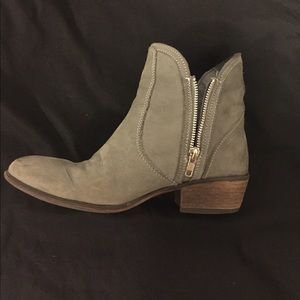 Steve Madden boots 💥SALE