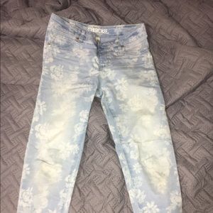 Girls Cherokee Floral Light Wash Jeggings