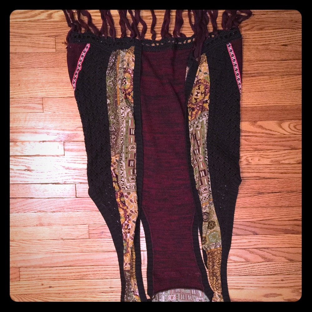 Barely worn beautiful vest from Gimmicks at Buckle