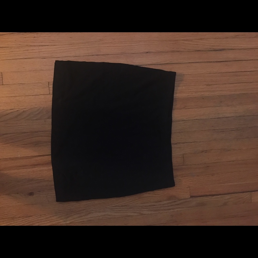 basic black H&M pencil skirt