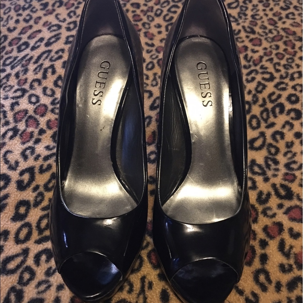 Guess Woman's shoe