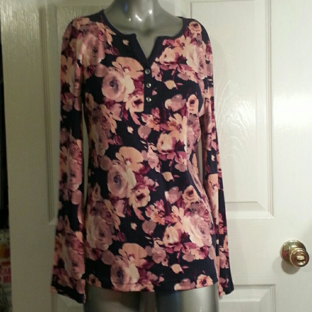 NWT women's floral top (M)