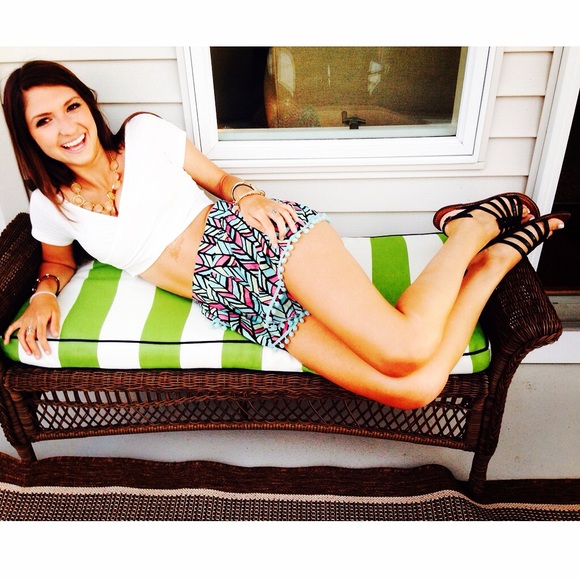 Meet your Posher, Nicolle Adriana - Picture 4 of 4