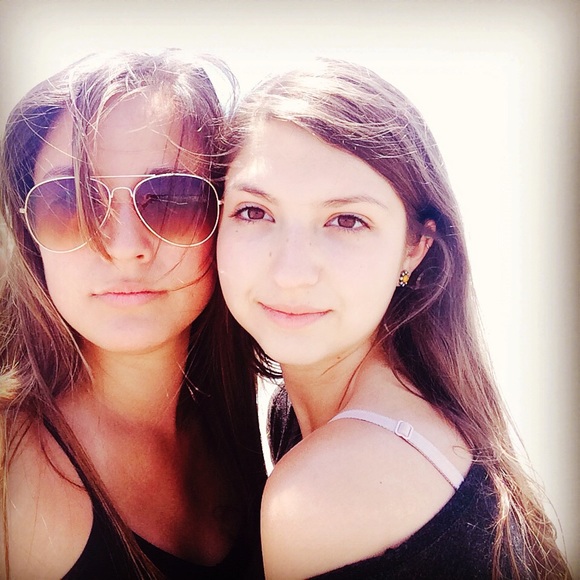 Meet your Posher, Nicolle Adriana - Picture 3 of 4