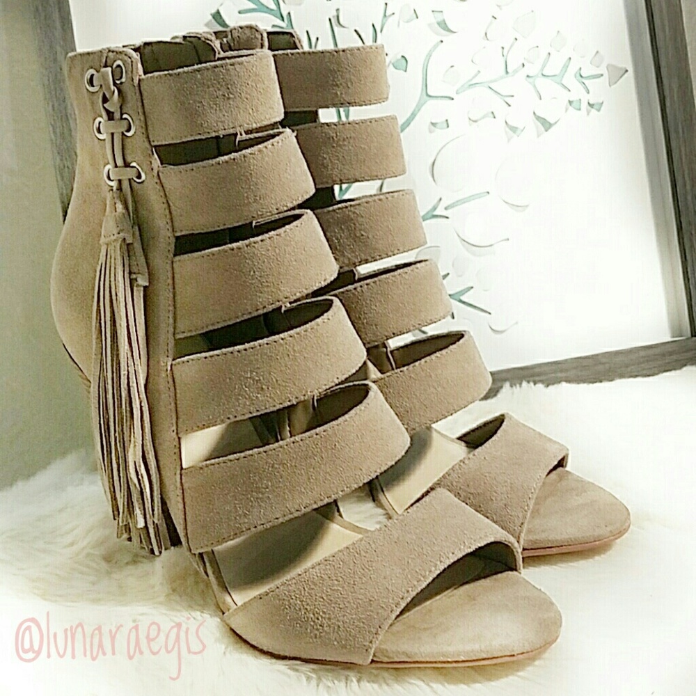 ❤️NWT!GUESS block heel suede strappy sandle sz 7.5