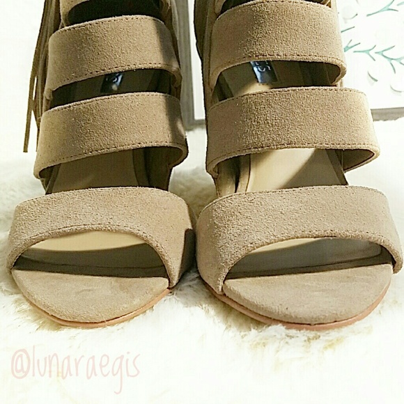 ❤️NWT!GUESS block heel suede strappy sandle sz 7.5 - Picture 3 of 7