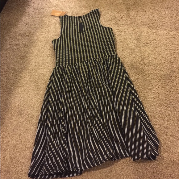 LBD - Picture 3 of 4