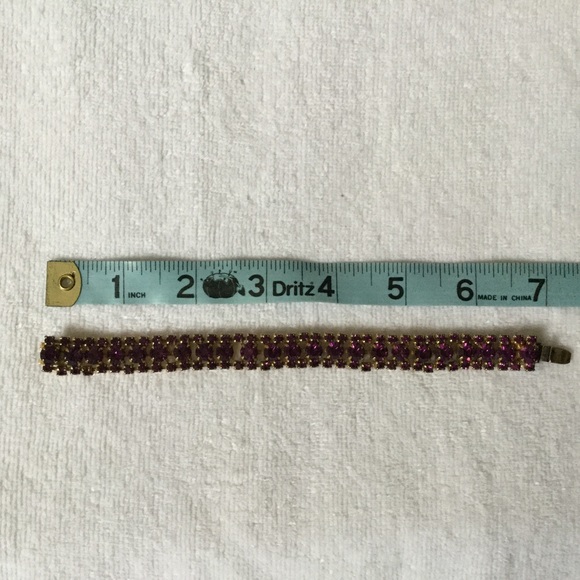 ⬇️ Reduced ⬇️ Vintage Purple Rhinestone Bracelet! - Picture 4 of 7
