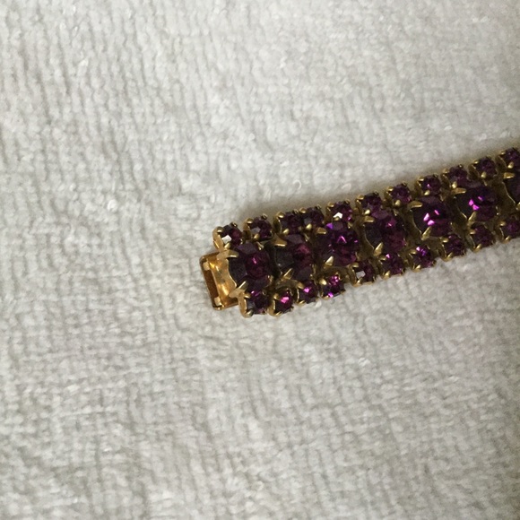 ⬇️ Reduced ⬇️ Vintage Purple Rhinestone Bracelet! - Picture 6 of 7